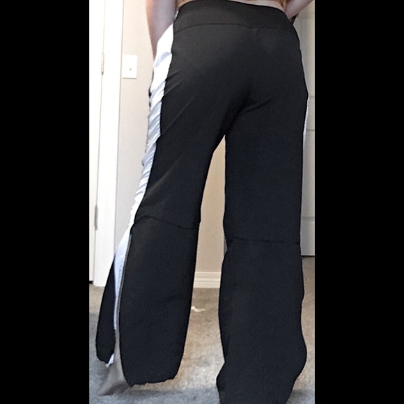wide leg joggers adidas
